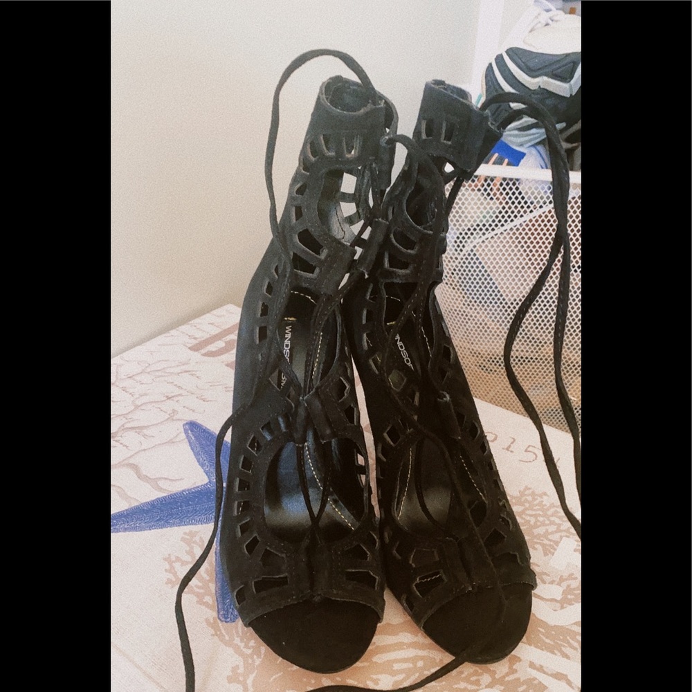 BLACK SUEDE HEELS WINDSOR